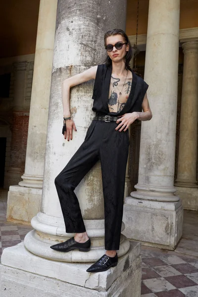 Look 3